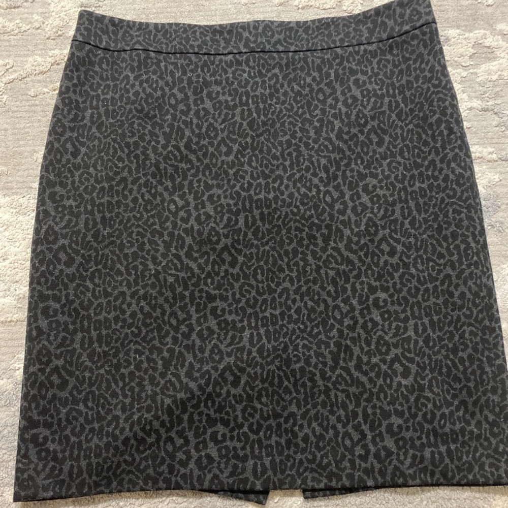 Loft Size 14 Animal Print Skirt Leopart Black  Print With Zipper EUC